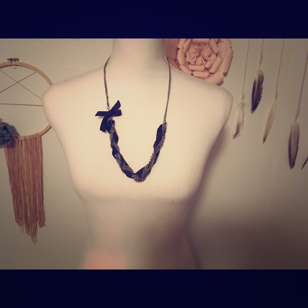 Long Chain& Ribbon Necklace! ❤️